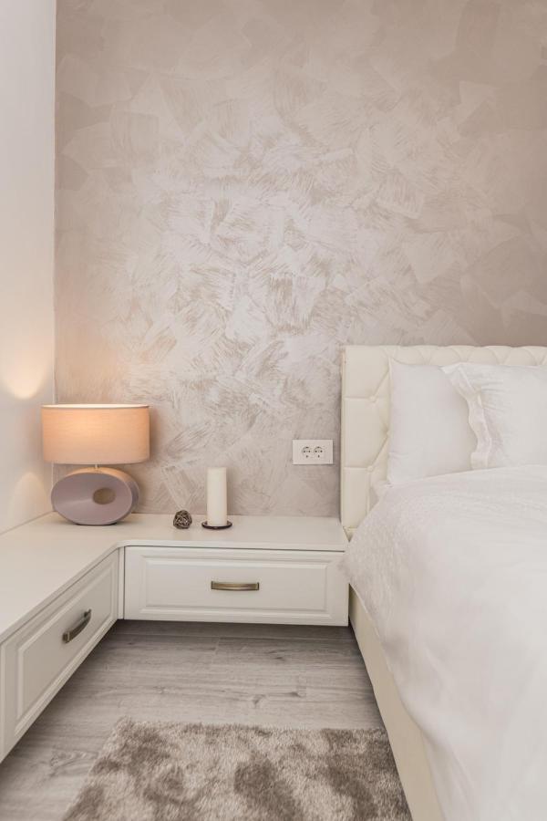 Rentforcomfort Apartment Ella 2 Braşov Eksteriør billede