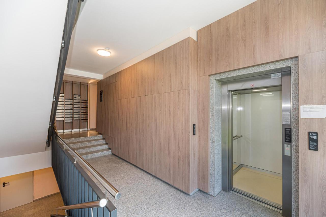 Rentforcomfort Apartment Ella 2 Braşov Eksteriør billede